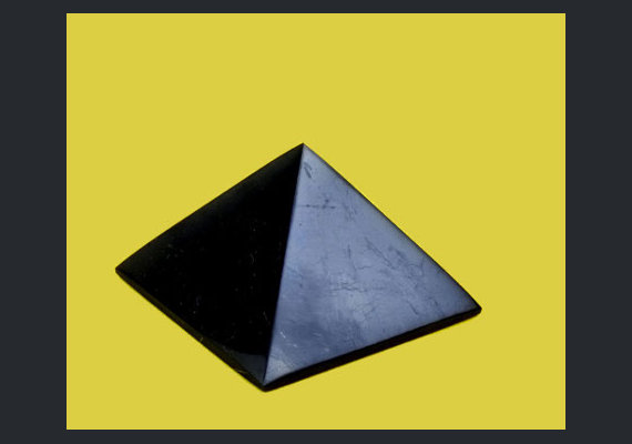Piramide in Shungite Tipo 2
